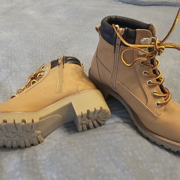 Sugar Tan Zip Boots - Size Women's 6.5 - Picture 3 of 4